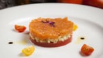 Il_forno_tartar_iz_foreli_s_yablokom_i_tomatnum_gele