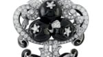 05-a_van-cleef-&-arpels_black-apples-clip_le-bal-black-and-white