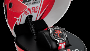 Casque_t-race_nicky_hayden_2012_t048_417_27_057_08_3q_ouvert
